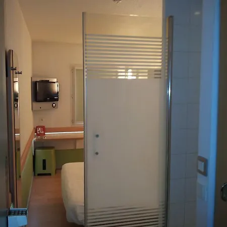 Ibis Budget Asnieres Hotel 2*