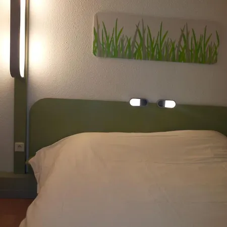 Ibis Budget Asnieres فندق جينوفييه